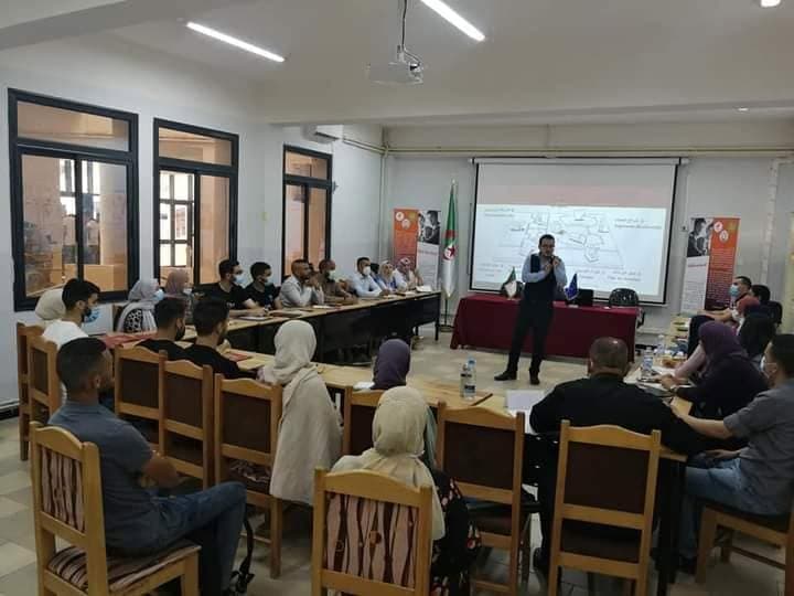 Dr. Omar Haroun during an entrepreneurship coaching session